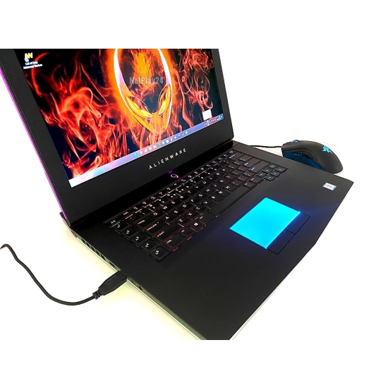 Gamingowy Laptop Alienware i7 Nvidia-8GB DDR4-16GB 4H SSD-M2 Win10